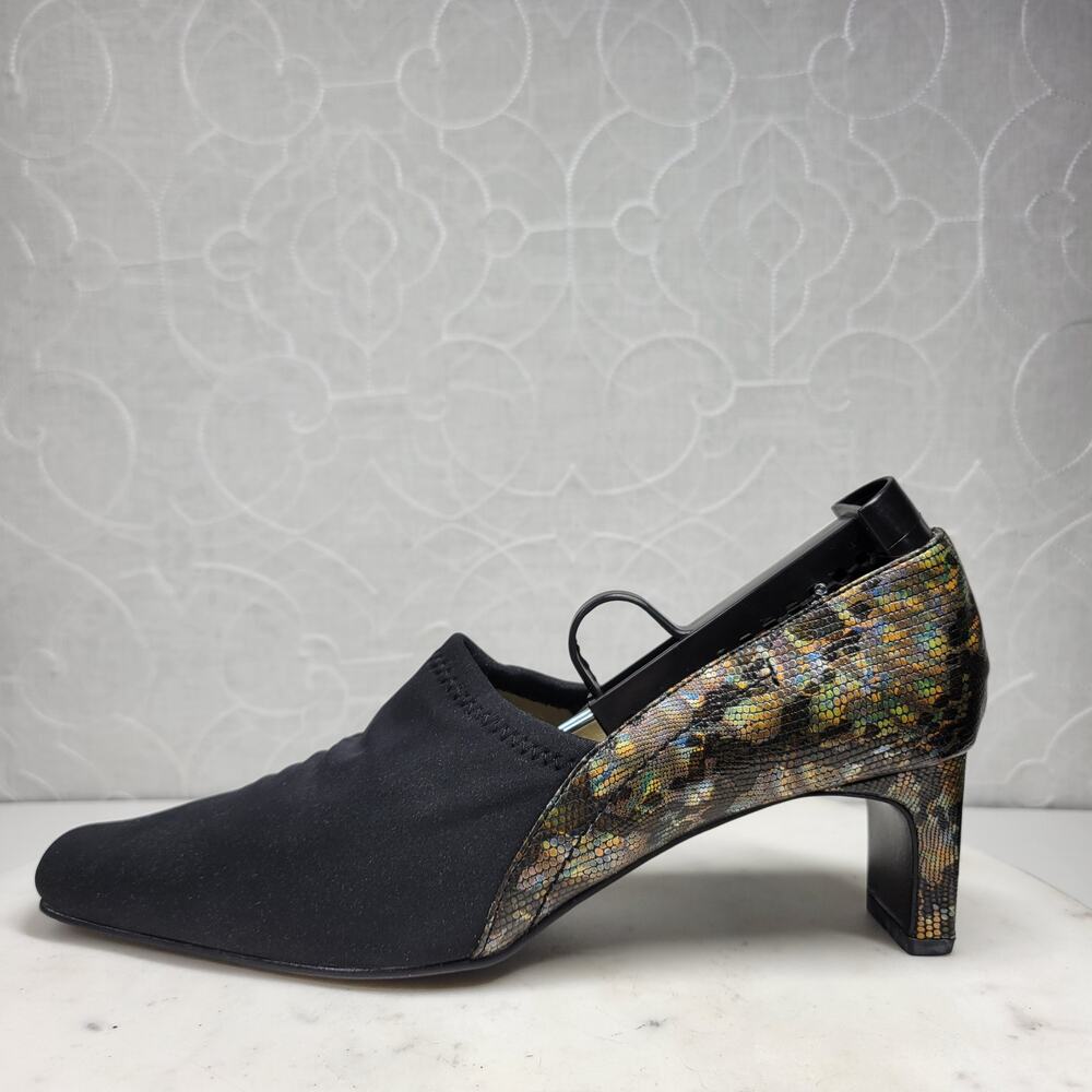 VTG Carriage Court Coco Heels Womens 7.5 Wide Black Reptile Leather Square Toe